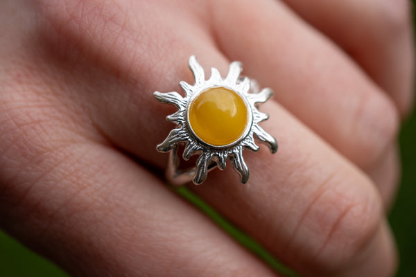 Bague avec ambre jaune en forme de soleil (Large)