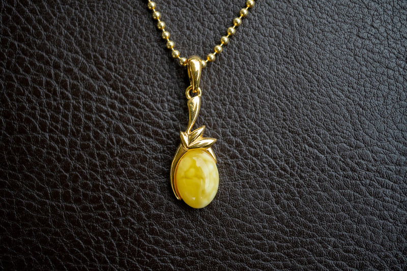 Vermeil Pendant with Yellow Amber from the Baltic Sea