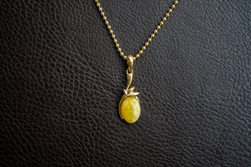 Vermeil Pendant with Yellow Amber from the Baltic Sea