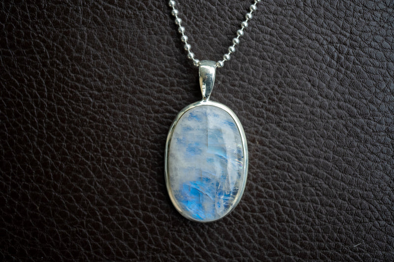 925 Silver and White Labradorite Pendant