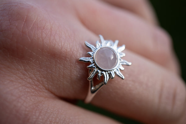 Bague en quartz rose en forme de soleil (petite)